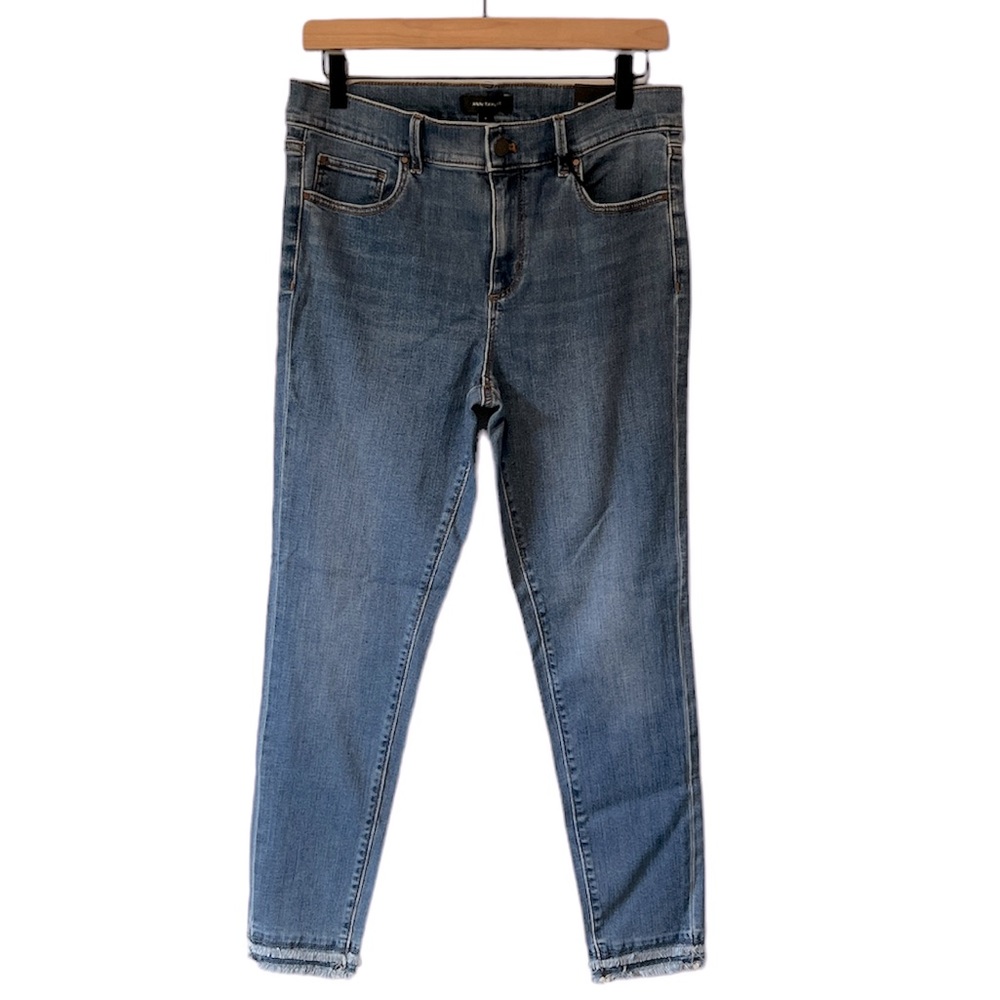 Ann Taylor Ankle Skinny Jeans Raw Hem Light Wash NWT Size 8